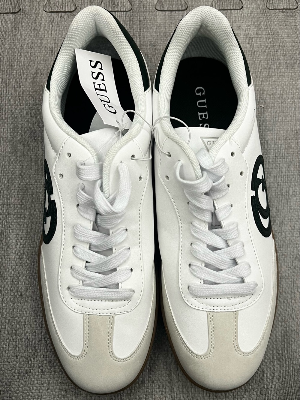 GUESS Men’s White/Black Lace-Up Low Top Athletic Sneakers Casual Logo Rubber